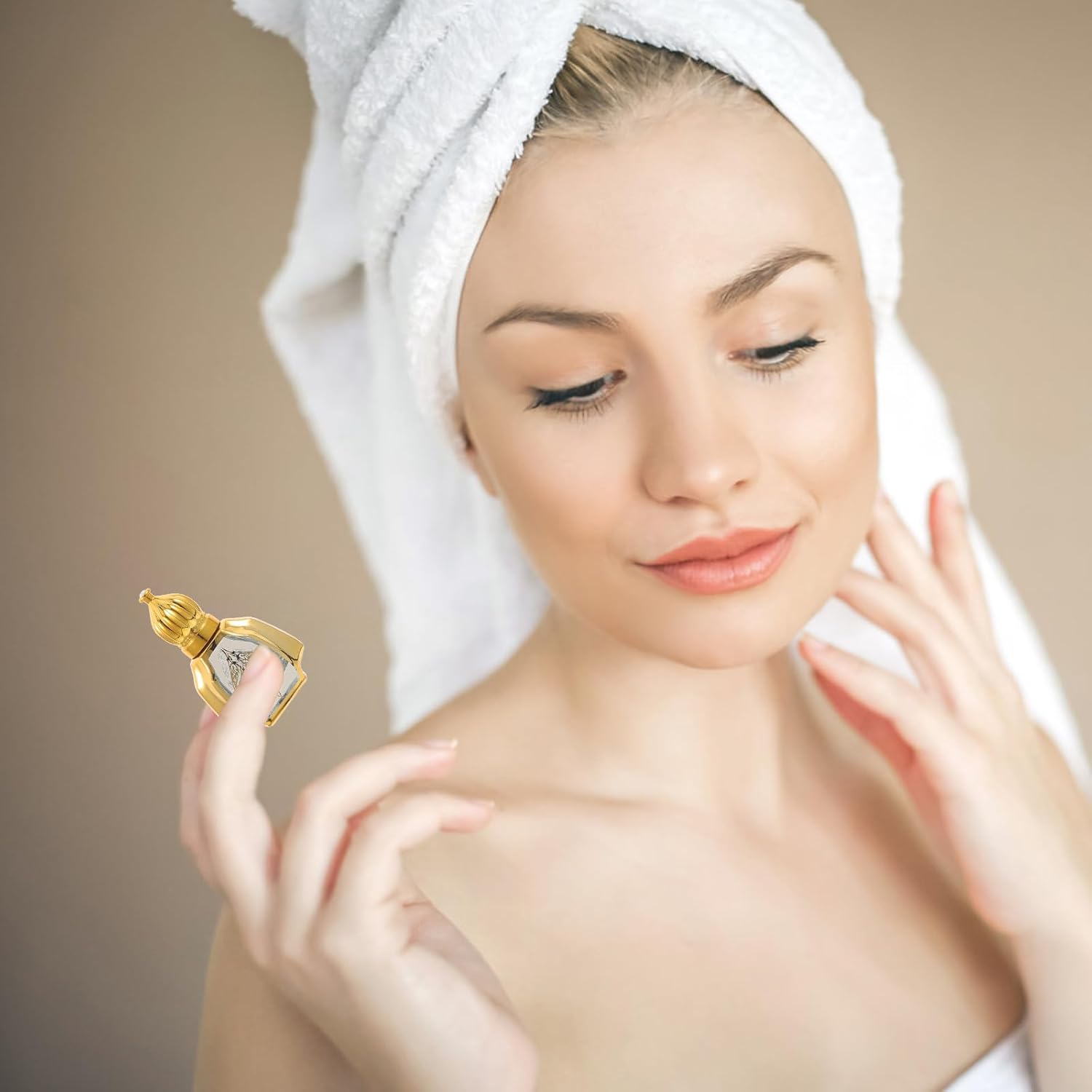 Portable Perfume Roll on Bottles 2Pcs 10Ml Glass Multi-Function Aroma Bottles Refillable for Travel and Household Use