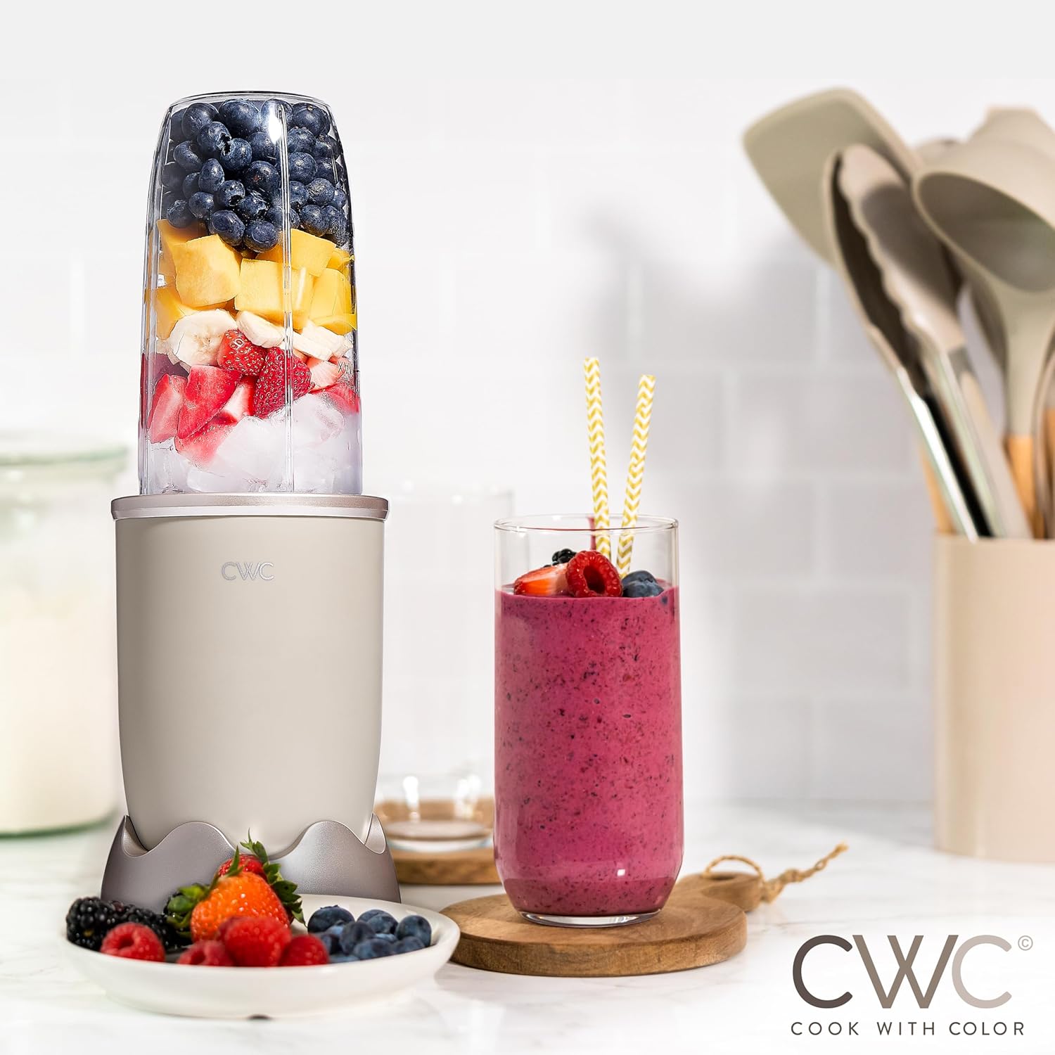 COOK WITH COLOR Personal Power Blender 600W, 24oz Capacity, BPA-Free Jar, Ice-Crushing Blades, Ideal for Smoothies & More, Anti-Slip Feet, Easy to Clean, Greige