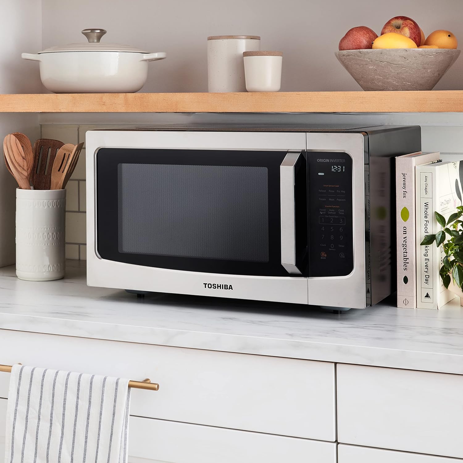 TOSHIBA ML-EM45PIT(SS) Countertop Microwave Oven with Inverter Technology, Kitchen Essentials, Smart Sensor, Auto Defrost, 1.6 Cu.ft, 13.6