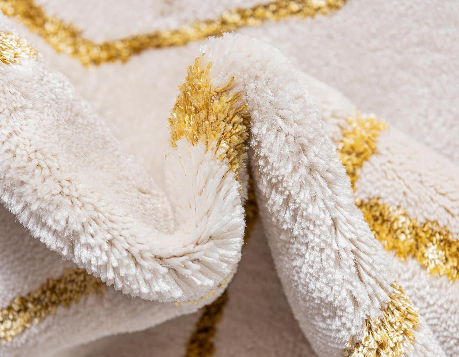 Unique Loom Marilyn Monroe Glam Collection Area Rug - Trellis (7' 1