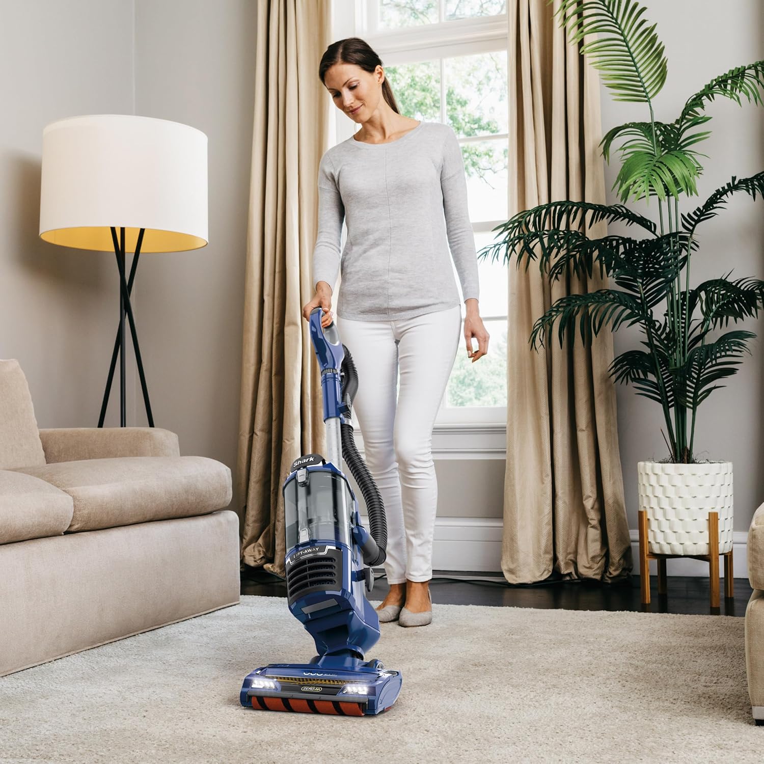 Shark UV700 DuoClean Zero-M Lift-Away Bagless Upright Vacuum Cleaner with Self-Cleaning Brushroll and HEPA Filter (Renewed)