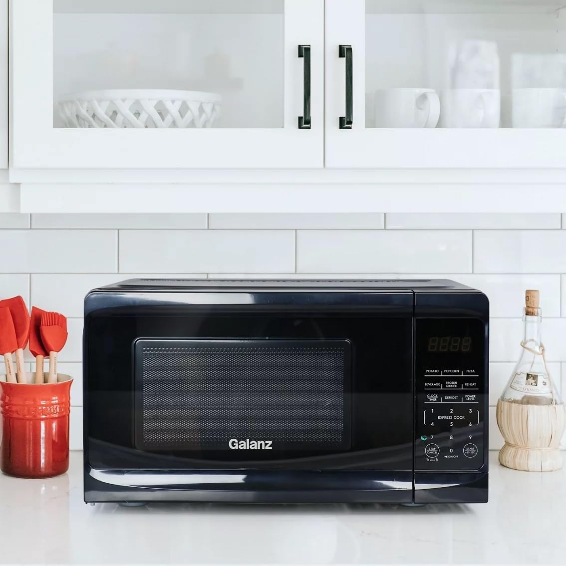 0.7 Cu Ft 700W Countertop Microwave Oven in White – Compact Microwave with 10 Power Levels, LED Display, Express Cooking, Kitchen Timer & Child Lock (Black)