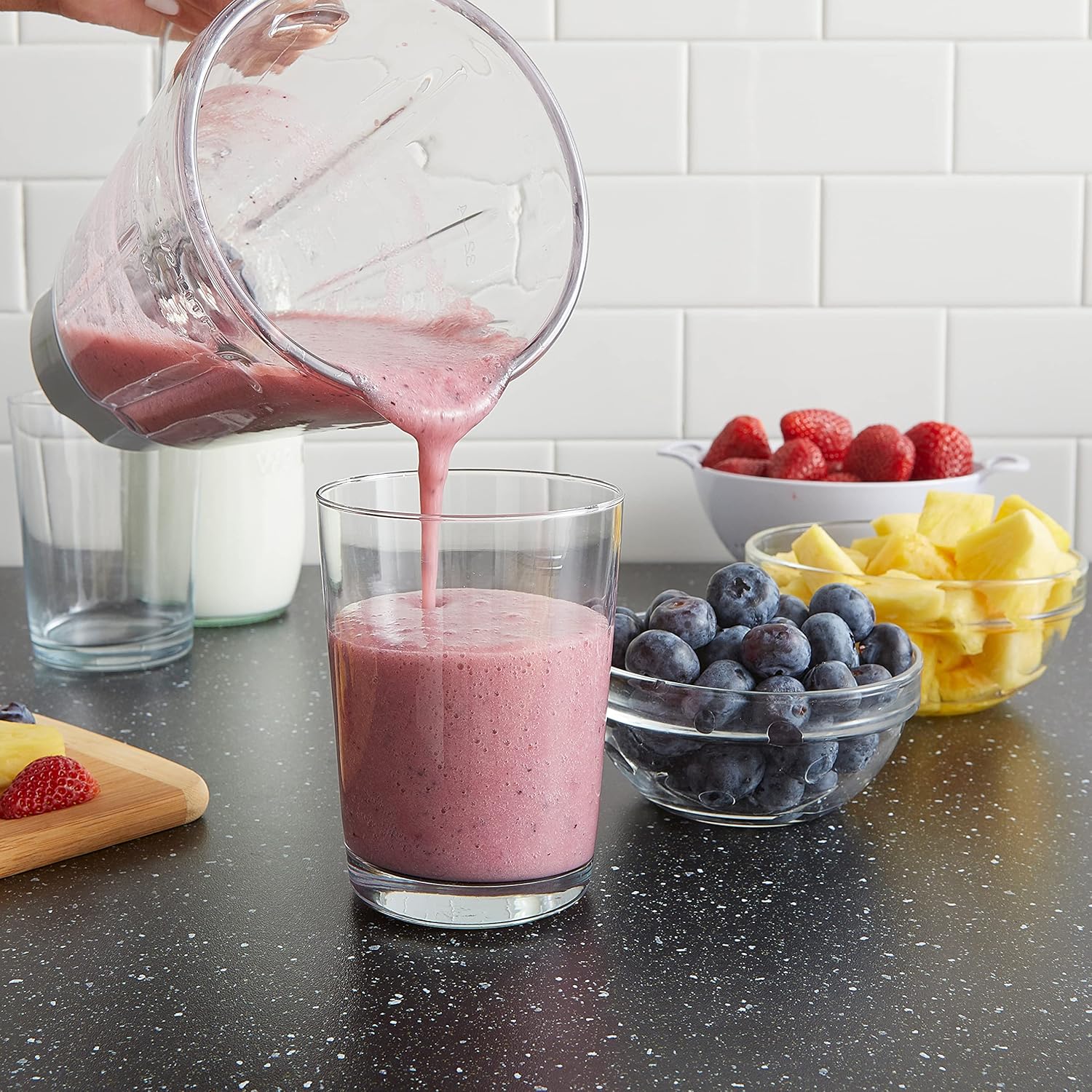 West Bend Blender Retro-Styled 3 Speeds with 48 oz Glass Blending Jar and Stainless Steel Blade, 500-Watts, Blue