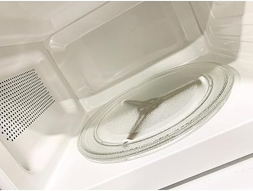 Danby DBMW0920BBB 0.9 cu ft. Countertop Microwave in Black 6 Convenient Auto Cook Options: Popcorn, Potato, Pizza, Frozen Vegetables, Beverage, Dinner Plate. Express Cook buttons: 1 – 6 minutes