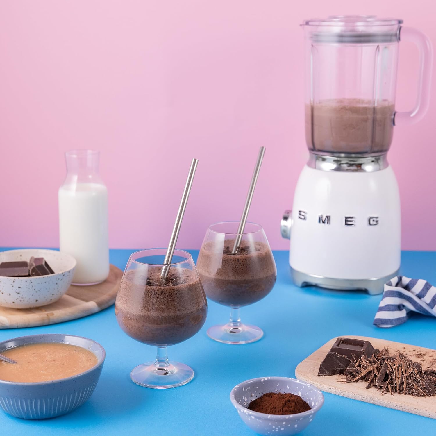 SMEG BLF03 Retro Style Blender – 600W Countertop Blender with 48 oz BPA-Free Jug, 3 Speeds + Pulse, Ice Crush & Smoothie Functions – 50s-Inspired Design-White