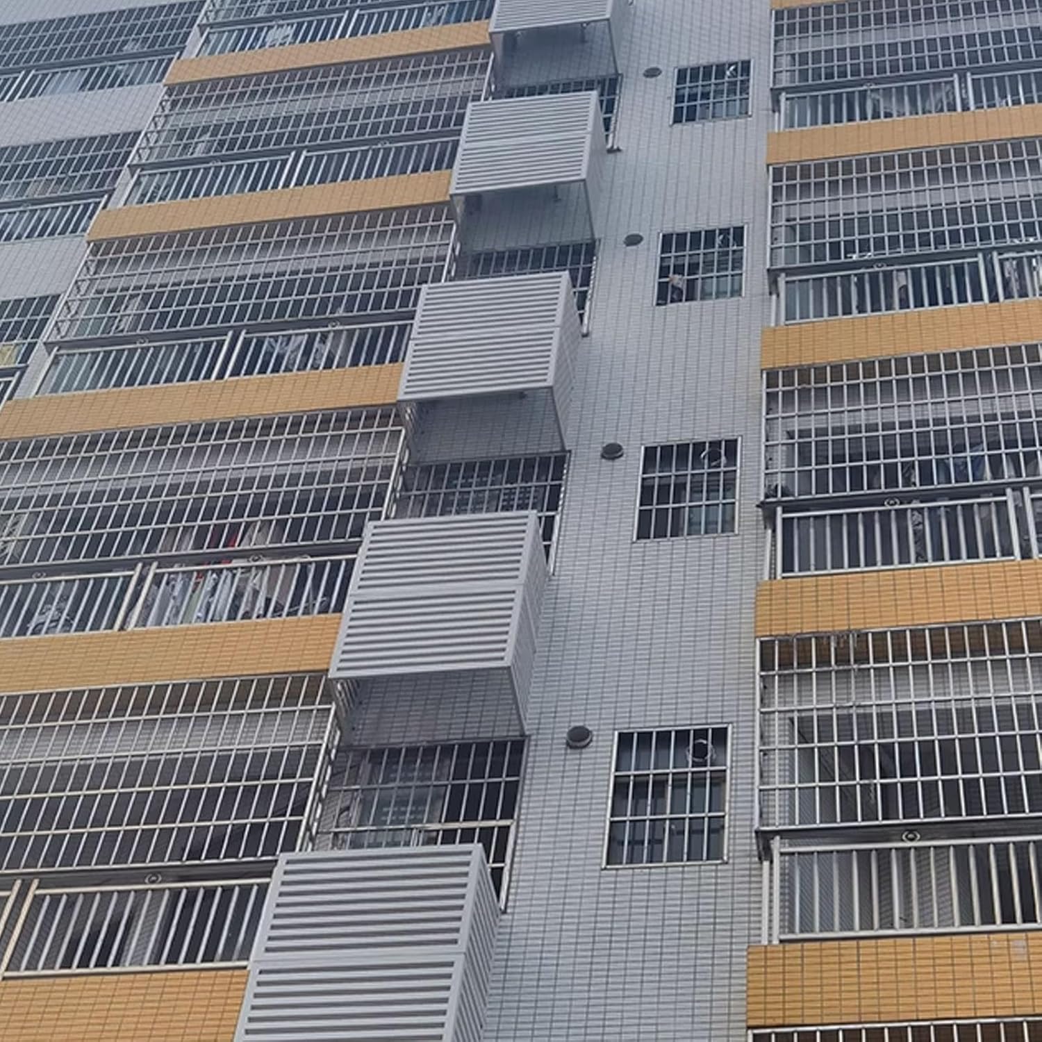 Premium Aluminum Alloy Outdoor AC Cover Protective Shield for Mini Split Air Conditioners Weatherproof Unit Cover 100x50x70cm Brown & Stylish Protection