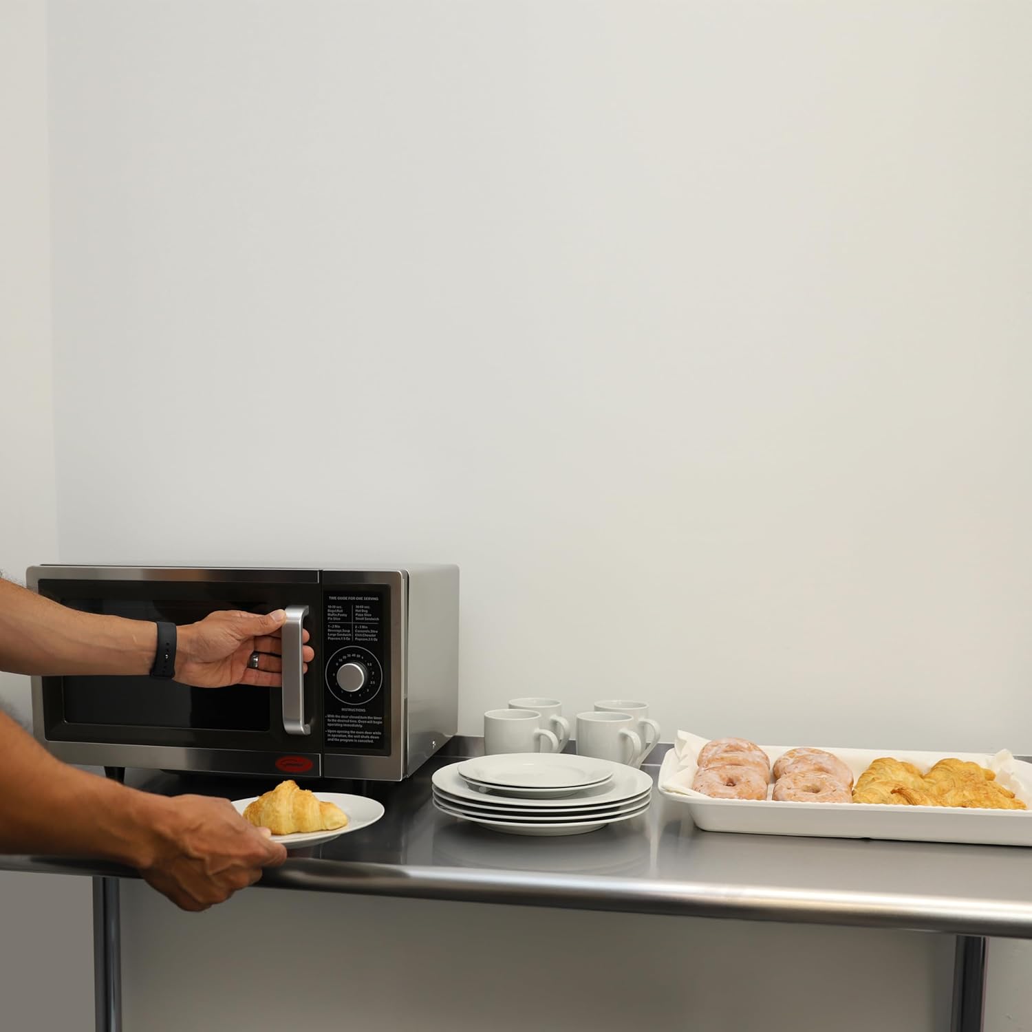 General Foodservice Commercial Microwave with Dial Control, 10 Seconds to 8 Minutes Time Increments, Countertop 120V/1000W, 1 cu.ft., Stainless Steel