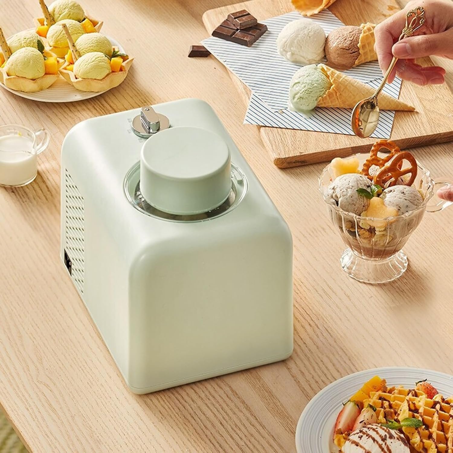 Ice Cream Maker Ice Cream Machine Household Small Automatic Children Fruit Ice Cream Machine One Key Refrigeration Simple Knob Operation Table Top Ice Cream Machine，Fun Kitchen Appliance
