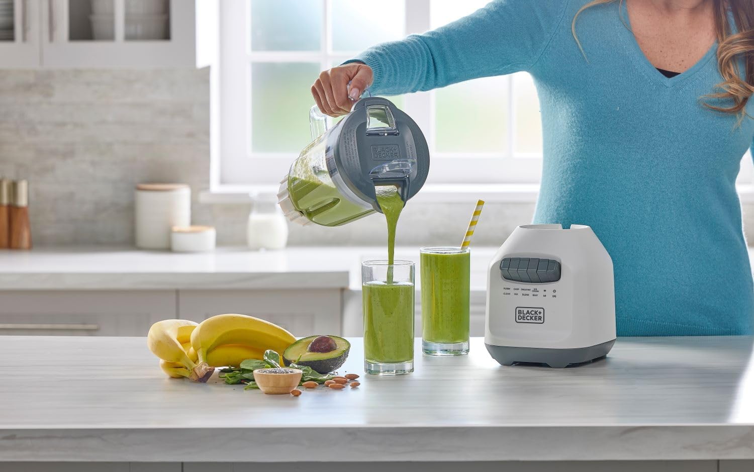 BLACK+DECKER 750W Ice Crushing Blender, 56oz PerfectPour Jar, 6-Tip Stainless Steel Blade, 8 Speeds + Pulse, White