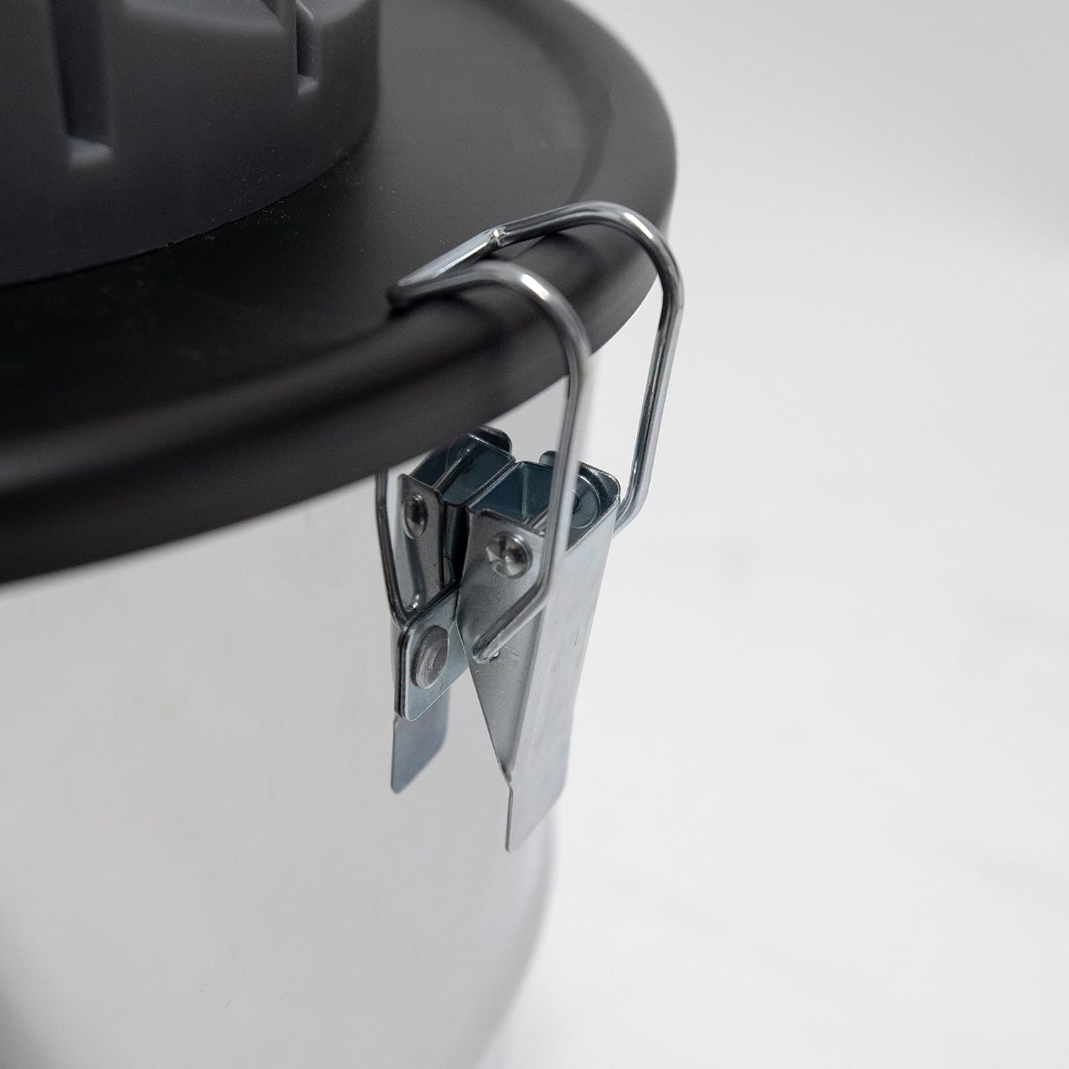 Cleveland Iron Works 6.5 Gallon Ash Vacuum Cleaner Stainless Steel