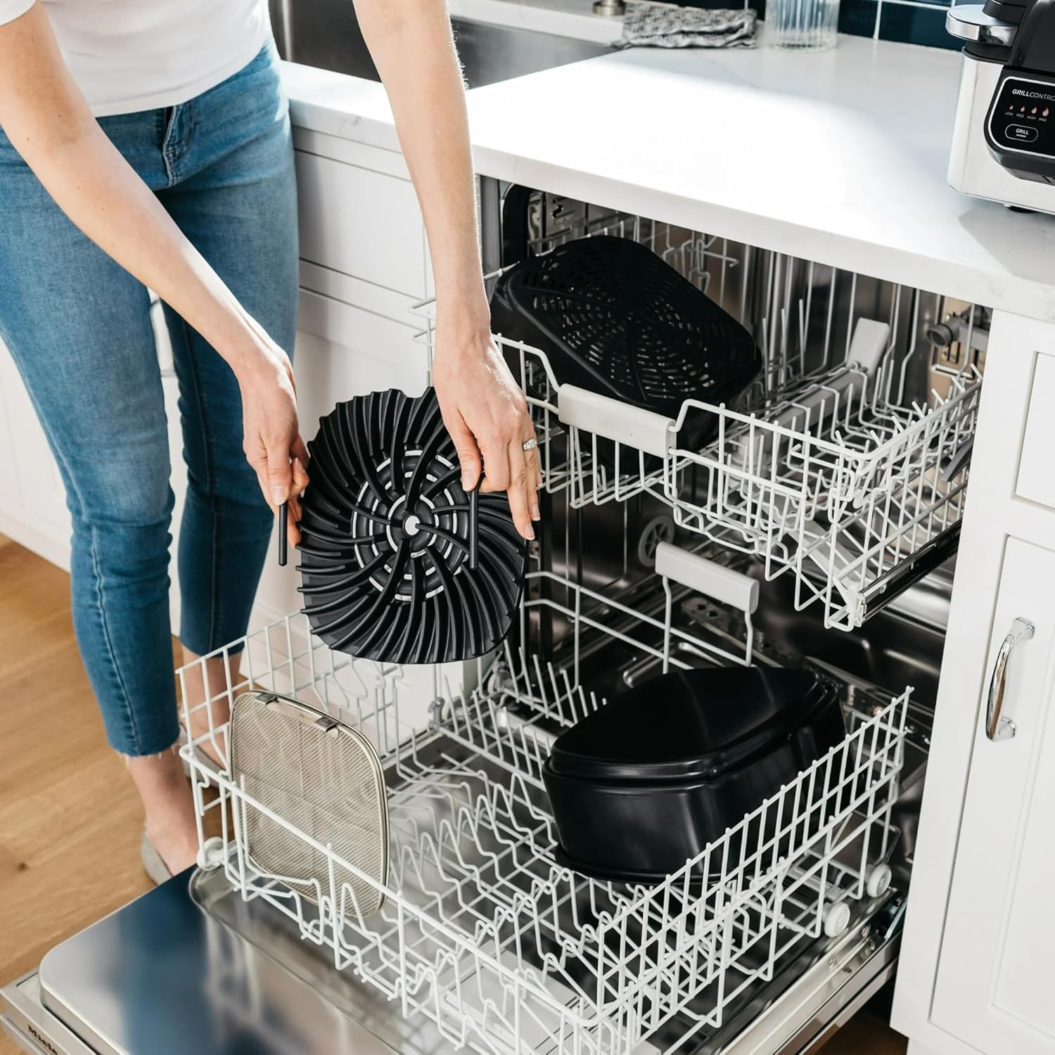 Ninja Foodi 4-in-1 Indoor Grill - 4 Qt Air Fryer with 500°F Cyclonic Grilling, Roast & Bake Functions