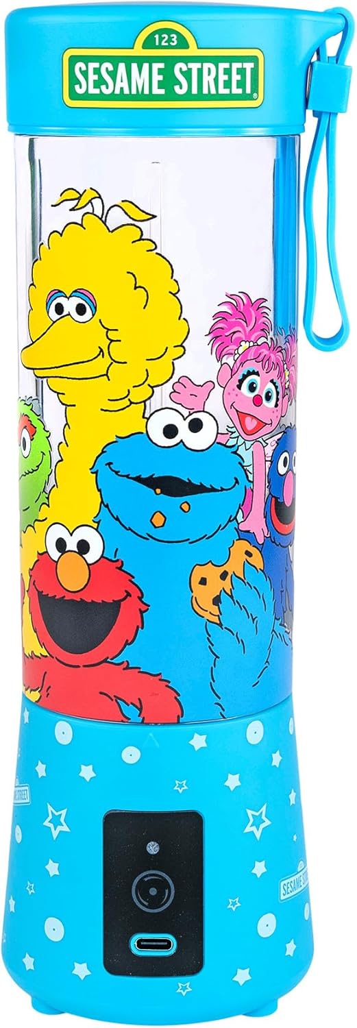 Uncanny Brands Sesame Street USB-Rechargeable Portable Blender