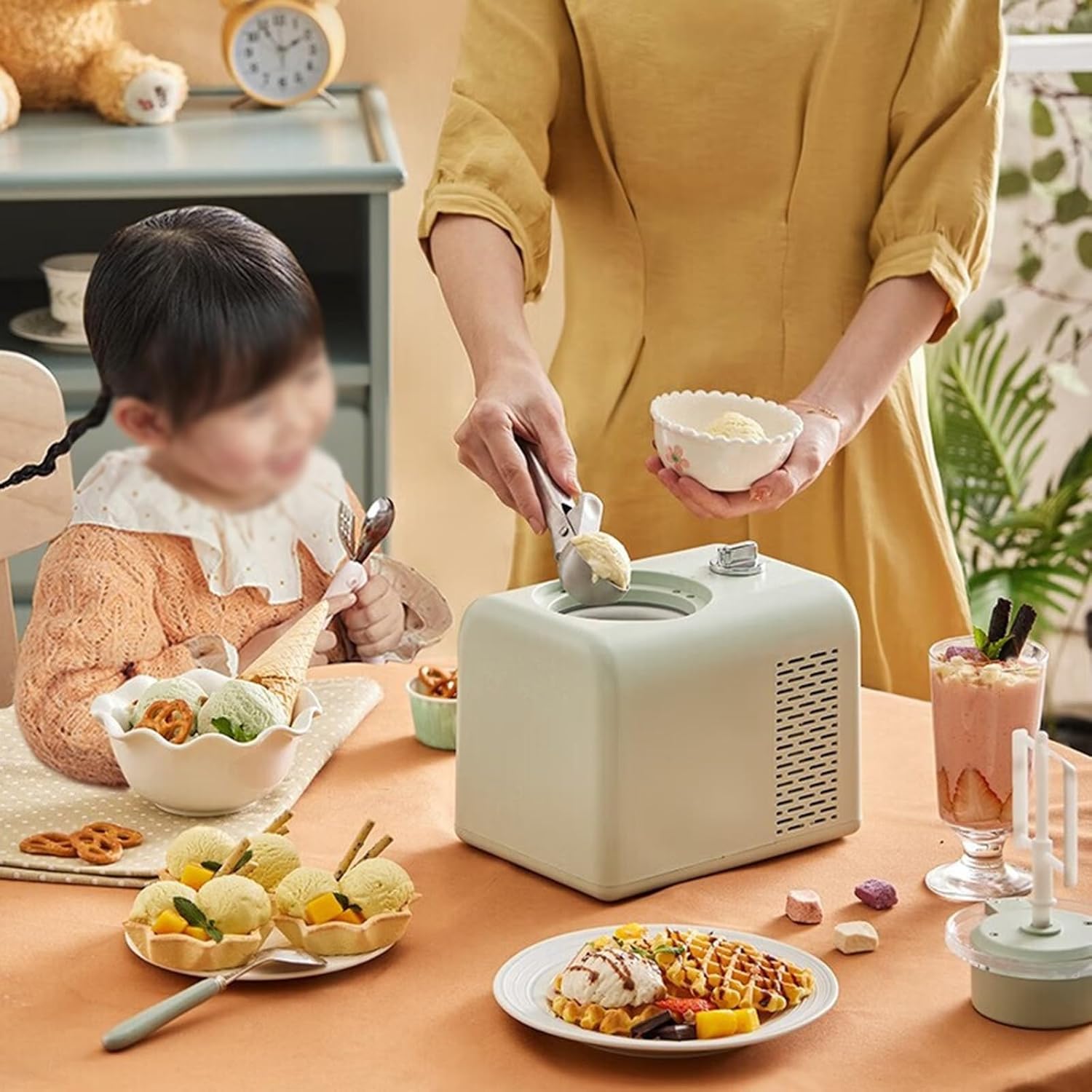 Ice Cream Maker Ice Cream Machine Household Small Automatic Children Fruit Ice Cream Machine One Key Refrigeration Simple Knob Operation Table Top Ice Cream Machine，Fun Kitchen Appliance