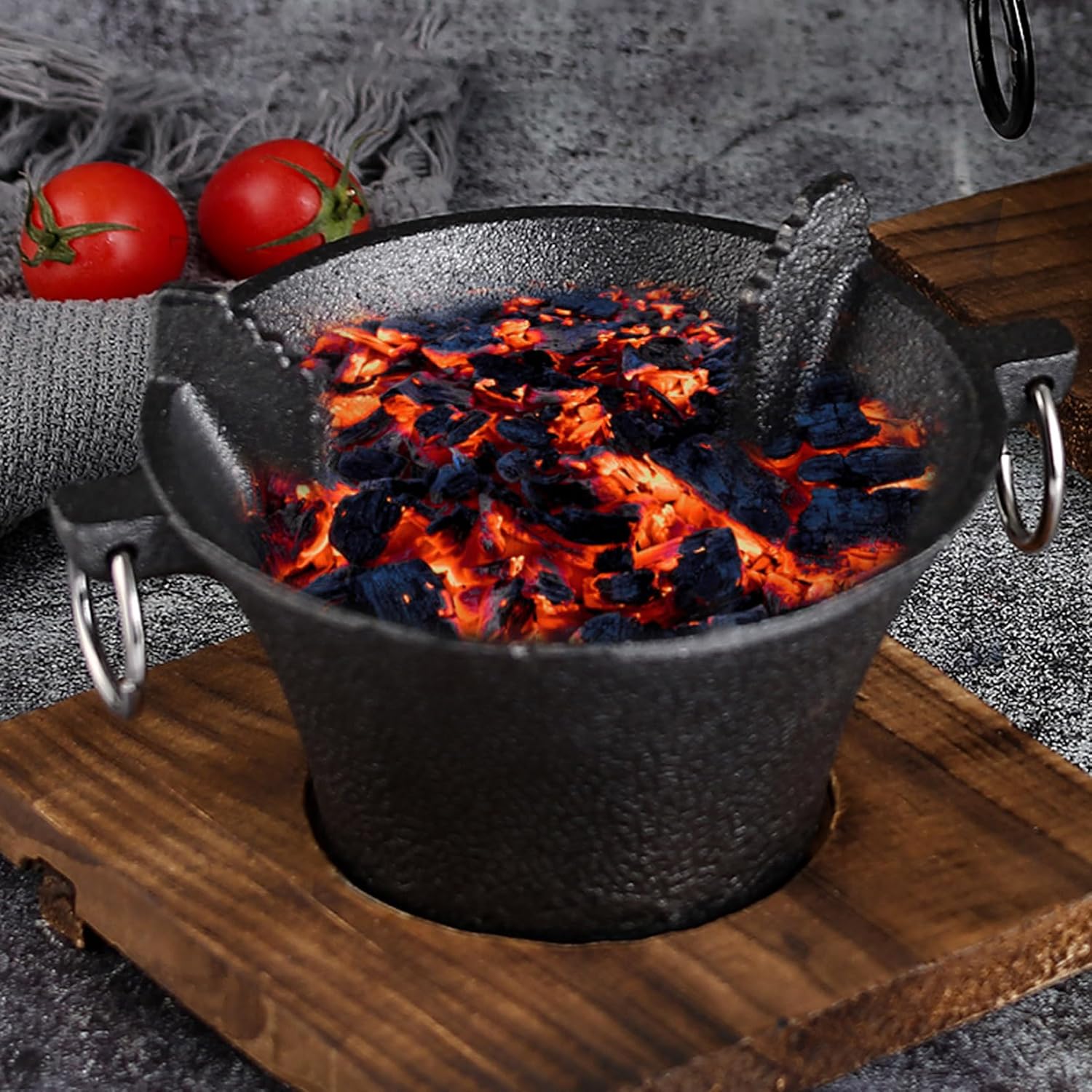 Cast Iron Fire Pit,Fireplace,One-Piece Moulding + Wooden Tray,with Double Ear Puller for barbecues,Outdoor Cooking Utensils and Patio Heating, 16 cm/20 cm/23 cm/25 cm/28 cm (Diameter 16CM)