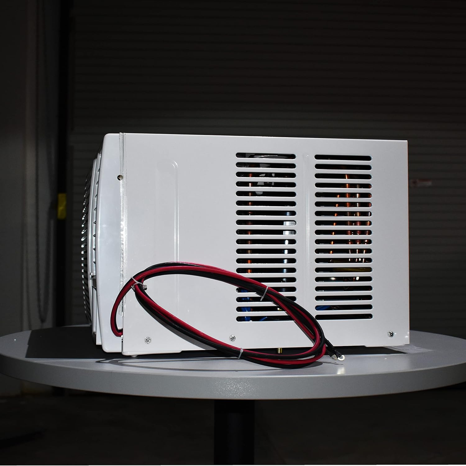 24V DC battery powered Window Air Conditioner 0.75 Ton Heat Pump (24V DC 9000 BTU/h)