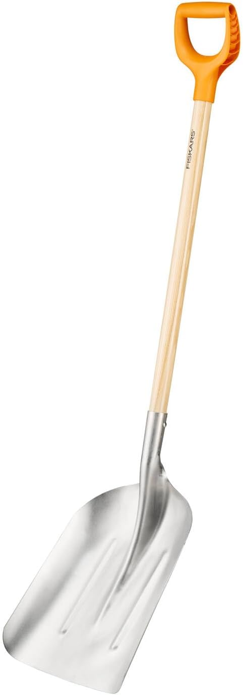 Fiskars Snow and Grain Shovel, Spade Width: 31 cm, Aluminium-Spade/Birch Wood, Handle with Synthetic Material Coating, 1001637