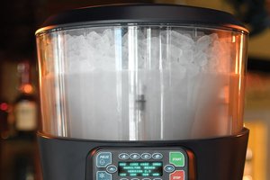 Hamilton Beach Commercial Revolution Ice Shaver Blender, 3 HP Motor, 16 Programmable Cycles, 64 Ounce Capacity, HBS1400