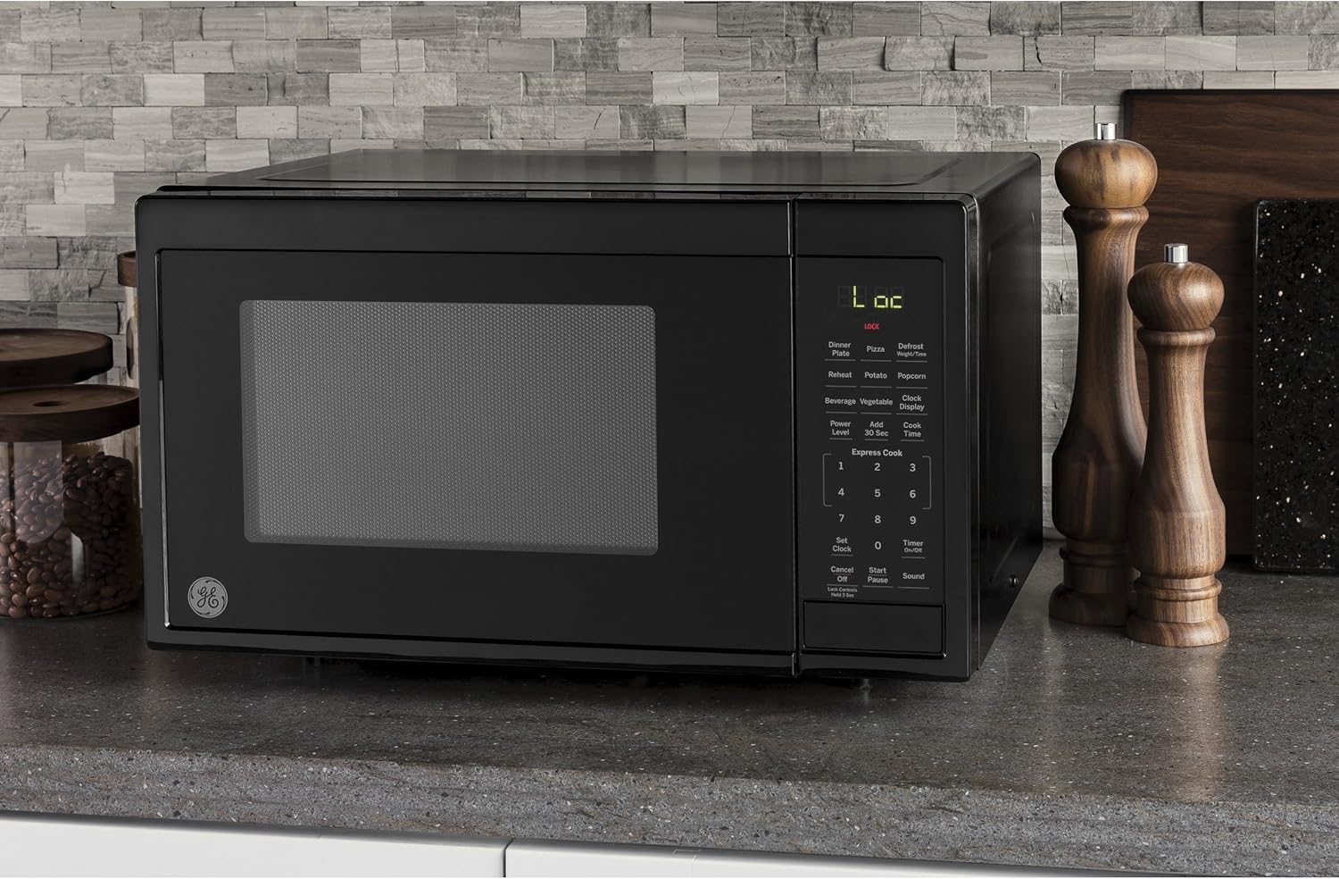 GE Countertop Microwave Oven | 0.9 Cubic Feet Capacity, 900 Watts | Kitchen Essentials for the Countertop or Dorm Room | Black