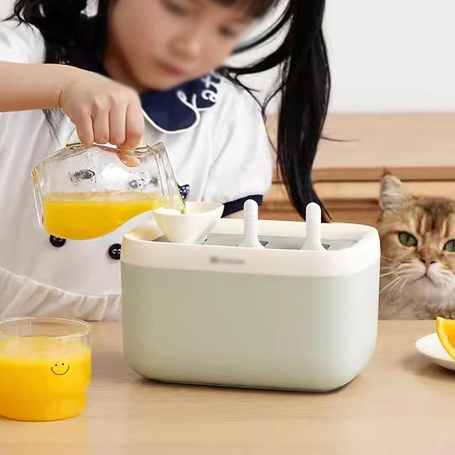 Ice Cream Maker Popsicle Maker Household Small Children's Ice Cream Maker Homemade Popsicle Maker Mini Popsicle Mold Table Top Ice Cream Machine,Fun Kitchen Appliance (A)